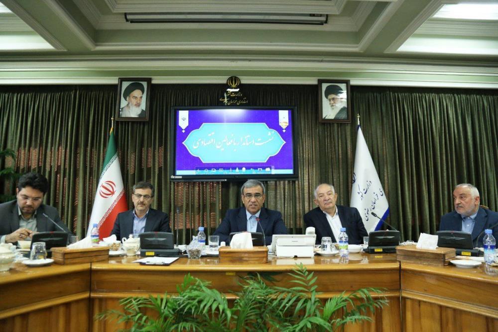 تاکید استاندار خراسان رضوی بر استفاده از همه ظرفیتها برای توسعه نیروگاههای تجدیدپذیر